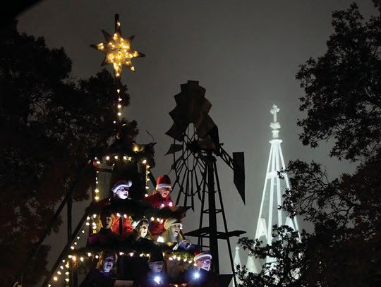 SINGING TREE SPREADS HOLIDAY CHEER